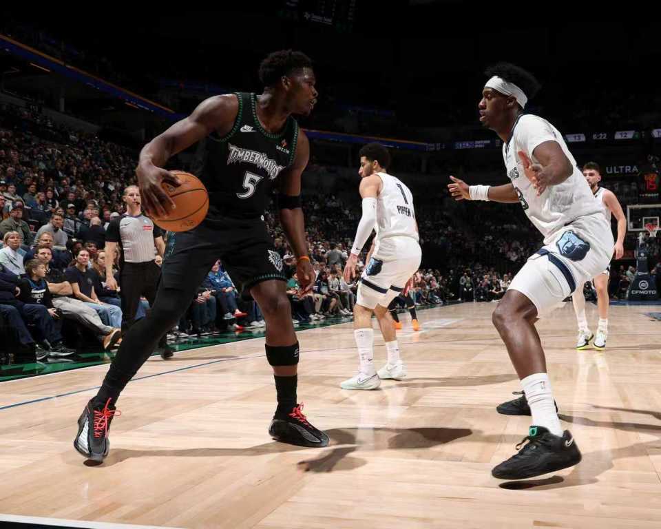 LOL英雄联盟官方下注平台-森林狼拒灰熊17分逆转：华子41+6+5神迹超科比历史第二 仅输乔丹