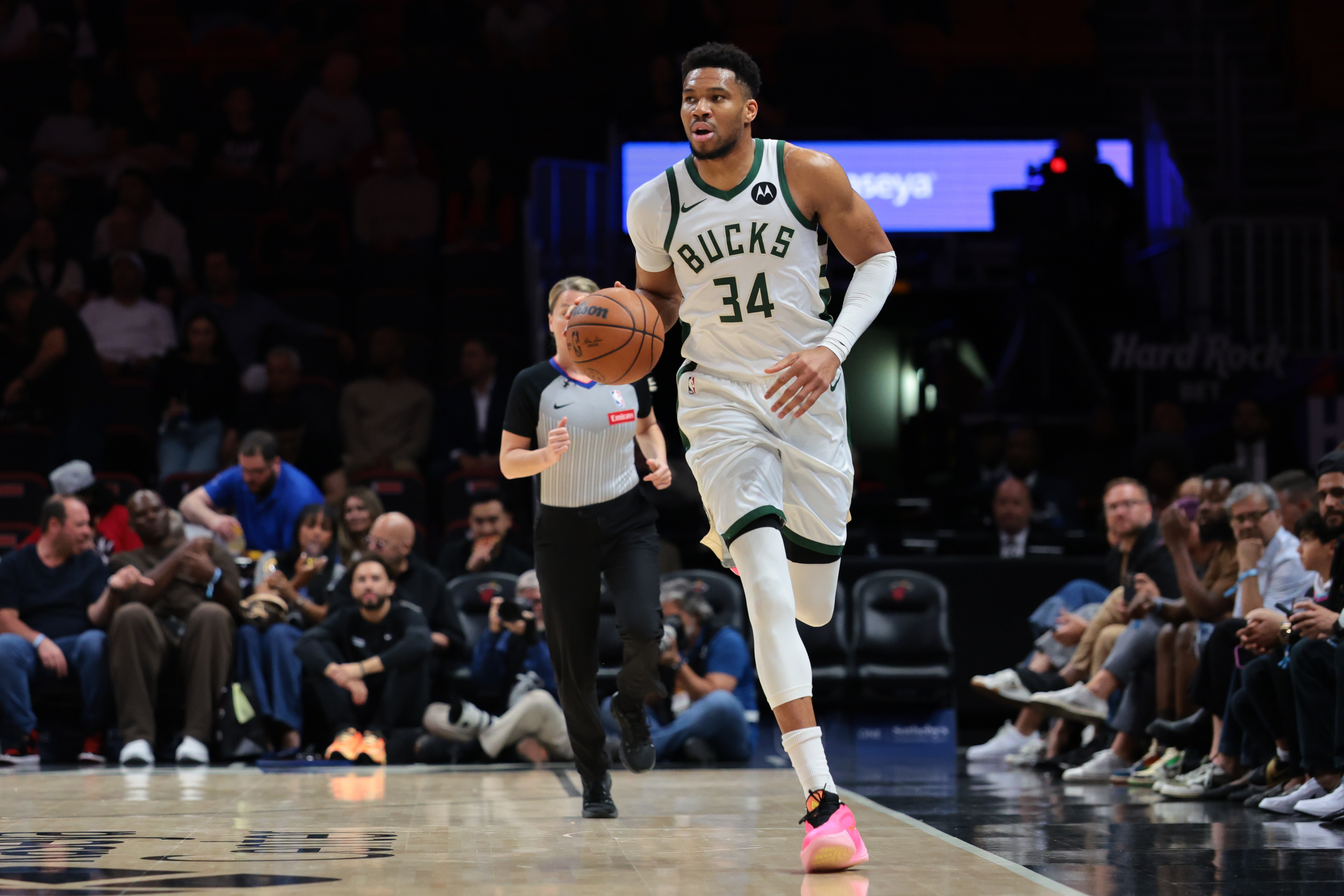 lol外围-字母哥：我不会做影像检查 我打算先回家休息看看明天感觉如何